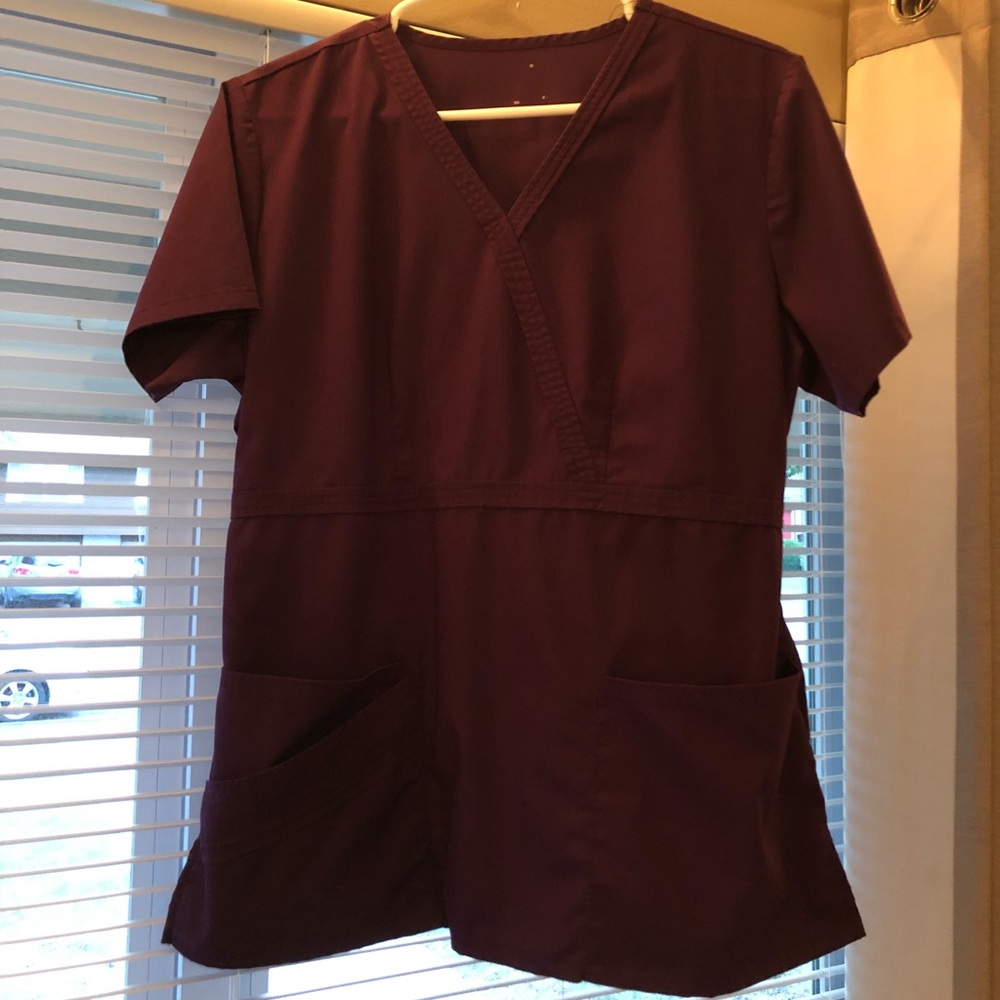 Maroon Cherokee Luxe scrubs. Med. Super comfy!